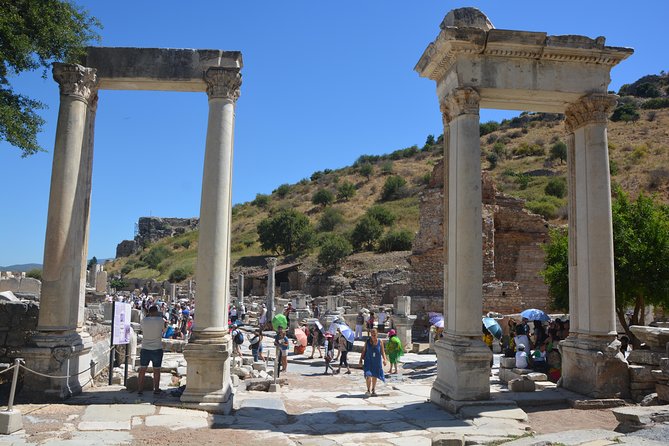 3-Hour Private Ephesus, Terrace Houses, Cruiser Only - The Terrace Houses show Roman life indoors