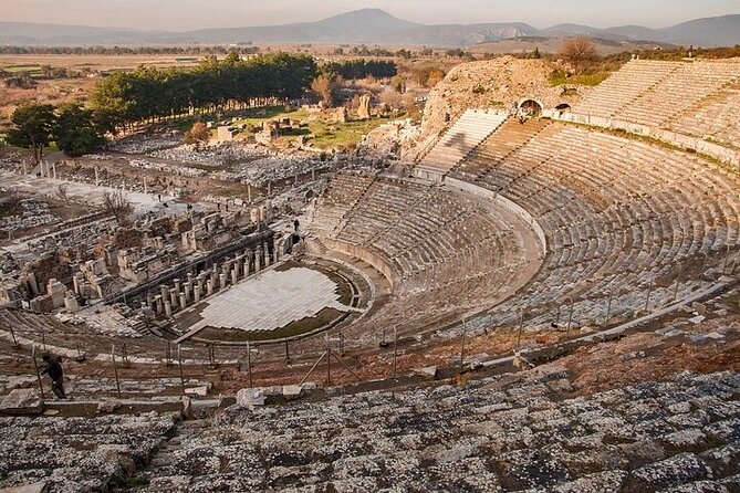 Best-Seller PRIVATE EPHESUS & SHOPPING Tour From Kusadasi Port - Meeting your guide at Kusadasi Port