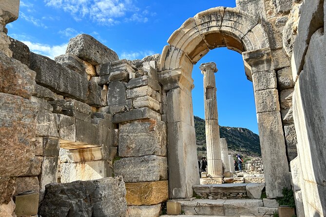 Ephesus and Virgin Mary Tour with Skip the Line, Lunch incl. - Artemis, Isa Bey Mosque, and Selcuks layered setting