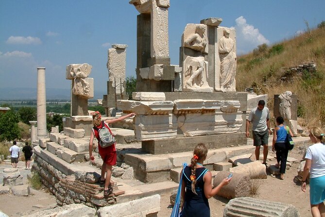 Ephesus : Express Entry From Kusadasi Port - Meeting your driver at Kusadasi Cruise Port