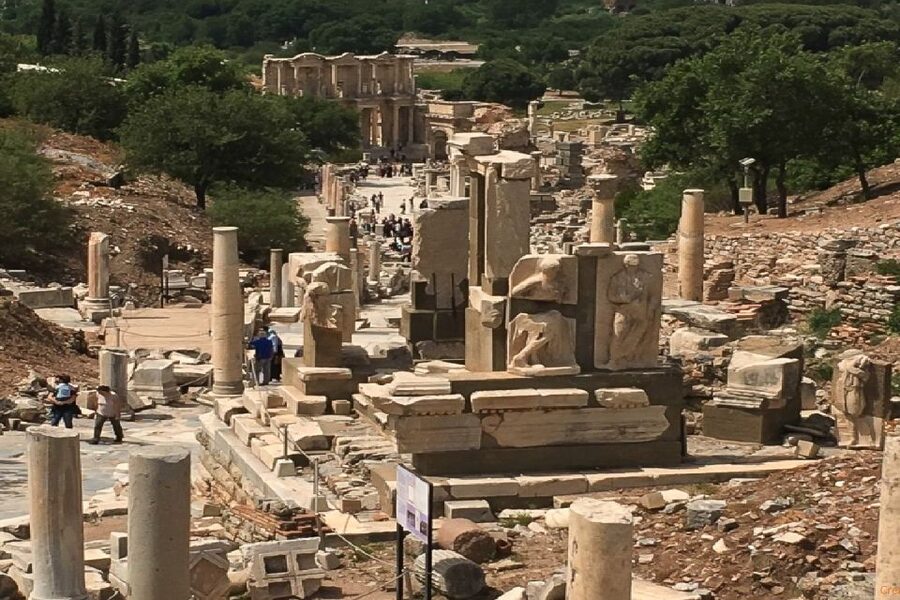 Ephesus: House of Virgin Marry & Artemis w Lunch & Ticket - The House of the Virgin Mary offers a different kind of visit