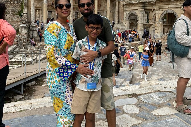 Ephesus Museum and Panoramic Ephesus Tours and Turkish bath - The guides and the human side of the day