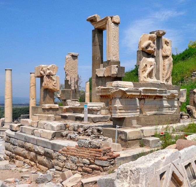 From Istanbul: 2-Day Ephesus, Pamukkale, & Hierapolis Tour - The early flight and arrival in Izmir