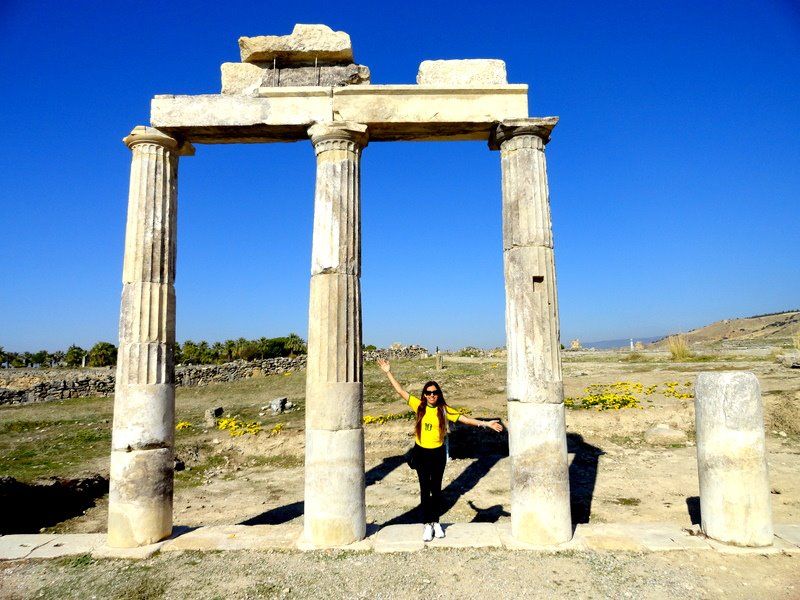 From Kusadasi: Daily Pamukkale - Hierapolis Tour - Guide language and group size