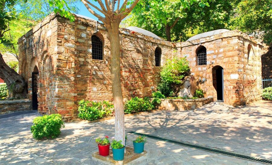 From Kusadasi: Ephesus Guided Sightseeing Tour with Lunch - Lunch at a local restaurant