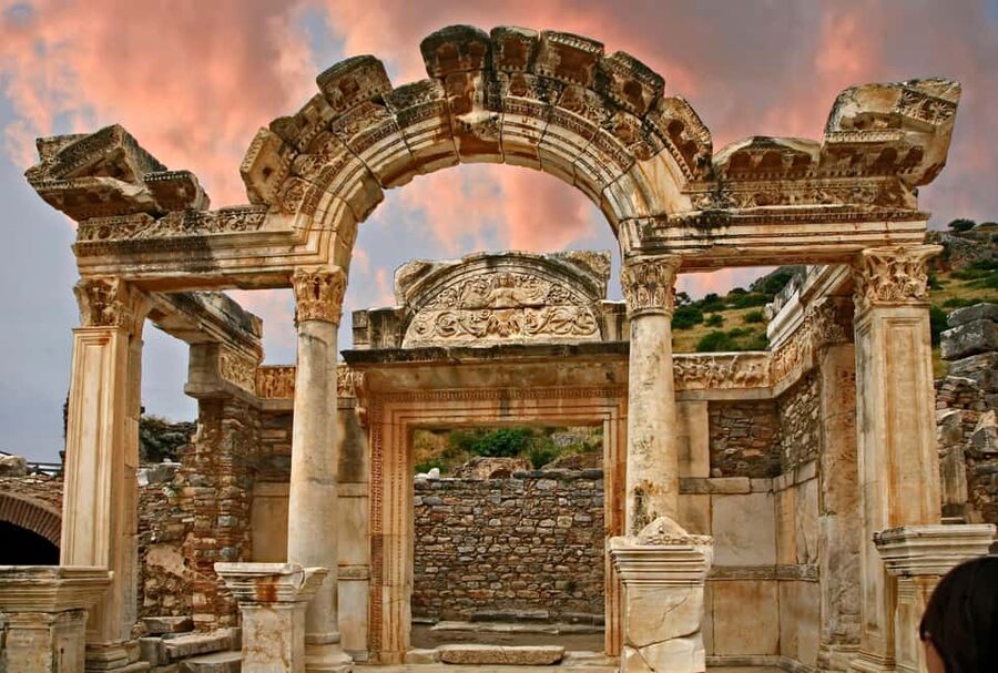 From Kusadasi: Full Day Private or Small Group Ephesus Tour - Why Ephesus deserves the bulk of your day