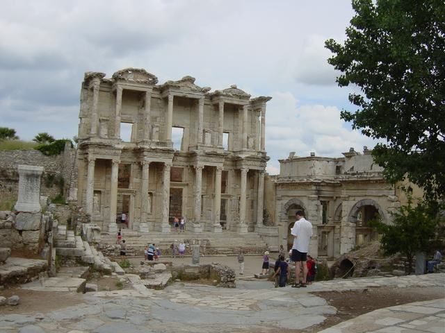 Full-Day Ephesus & Terrace Houses Tour - Entry Fees Included - Temples, baths, and the social life of Ephesus