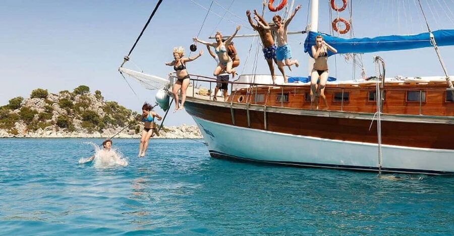 Kusadasi: Full–Day Boat Trip with Lunch - Key points at a glance