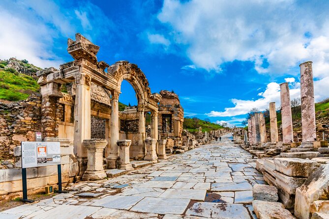 Kusadasi Port PRIVATE EPHESUS TOUR (fixed price 1 to 15 people) - Guides, transport, and the value of a private group
