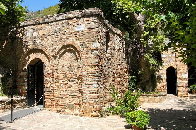 Kusadasi Shore Excursion: Private Tour to Ephesus including House of Virgin Mary and Temple of Artemis - Walking into Ephesus through Magnesia Gate