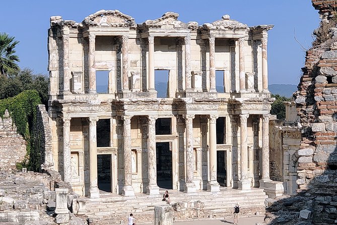 NO HIDDEN FEES Private Ephesus with skip the line tickets - Meeting your guide at Kusadasi port