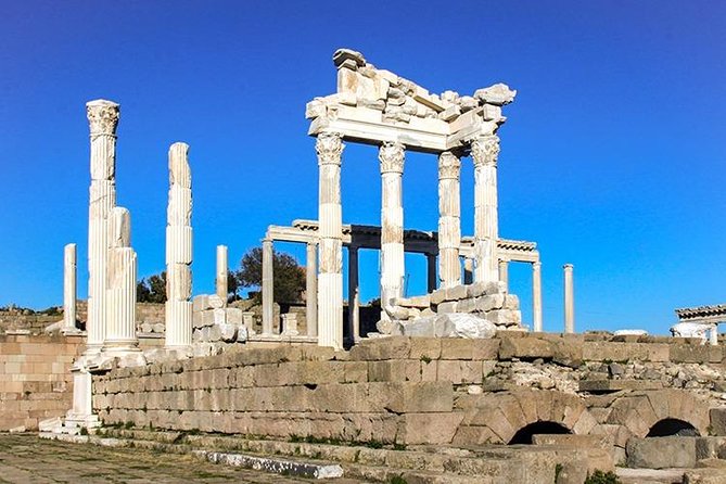 Pergamon&Asklepion Day Tour from Kusadasi / Izmir - The drive from Izmir or Kusadasi