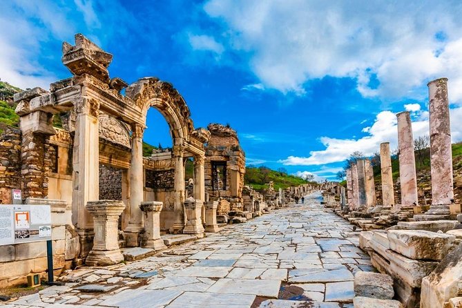 Private Ephesus &The Mary's House Tour for Cruisers(skip theline) - Lunch brings Turkish food into the day