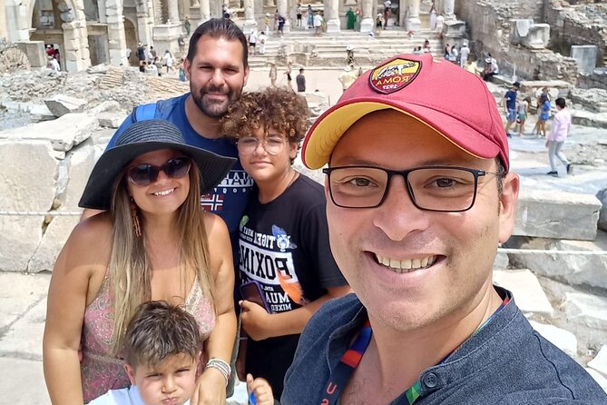 Private Ephesus Tour from Kusadasi Port with Lunch - Meeting your guide at Kusadasi Port