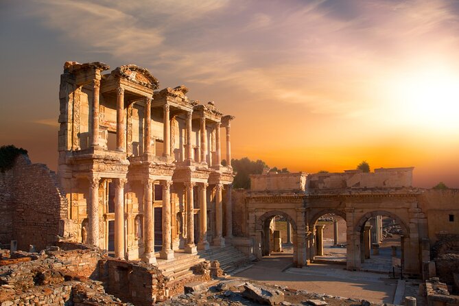 Private Ephesus Tour & Turkish Bath Hamam Experience in Kusadasi - Lunch, Carpets, and Ceramics in Selcuk