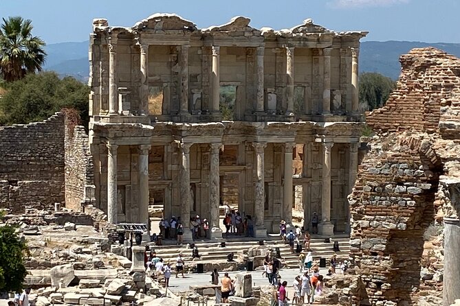 Private Tour in Ephesus and Traditional Turkish Bath from Port - The carpet stop deserves a clear boundary