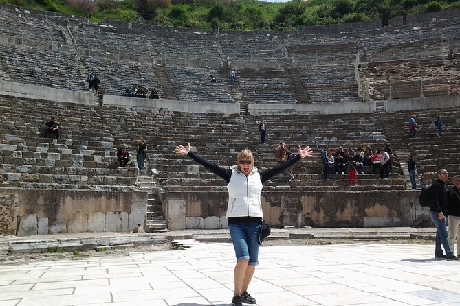 SKIP THE LINE : Private Ephesus Shore Tour in Kusadasi Turkiye - Seeing what remains of Artemis Temple