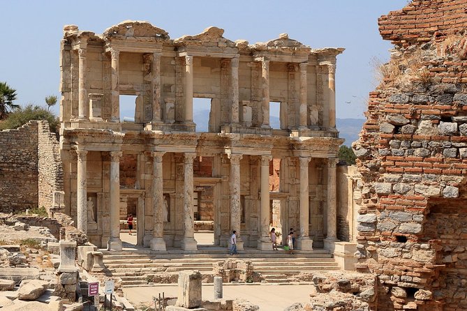 Top-Rated Ephesus and House of Virgin Mary Tour for Cruisers - Kusadasi Castle adds a short coastal stop